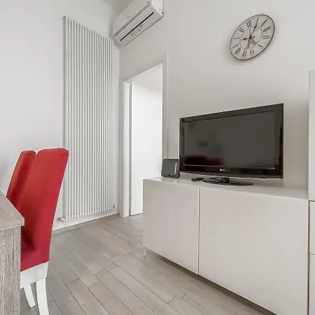 Realkasa Mura Del Borgo Di San Pietro アパート